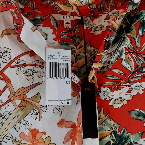 NWT Buffalo David Bitton Large Red Cream Tropical Print Button Front Blouse - Picture 3 of 9